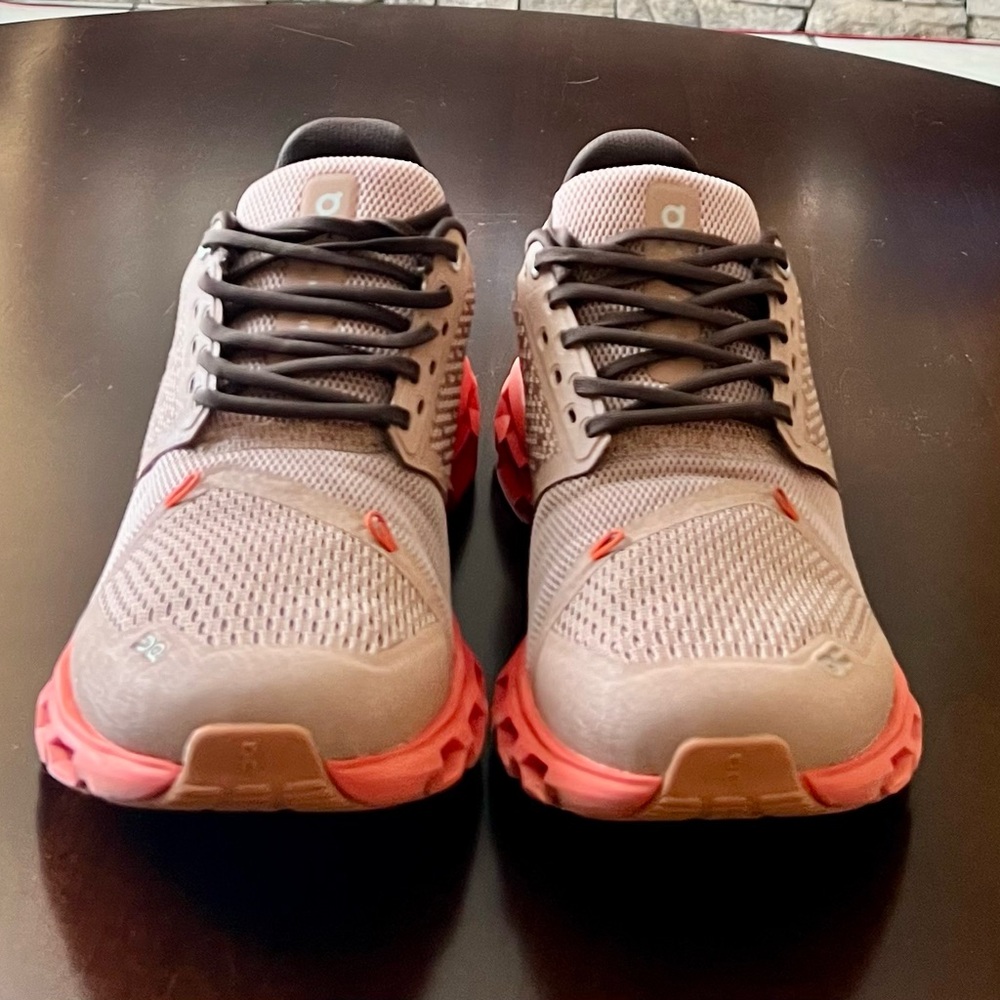 On Women Cloud Running Rose color 8 US